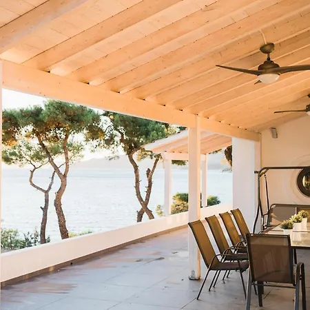 Secret Paradice-hidden Getaway-private Villa Taktikoupoli