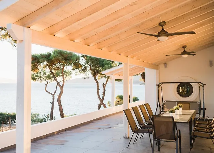 Secret Paradice-hidden Getaway-private Villa Taktikoupoli