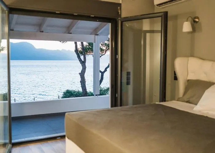 Secret Paradice-hidden Getaway-private * Taktikoupoli