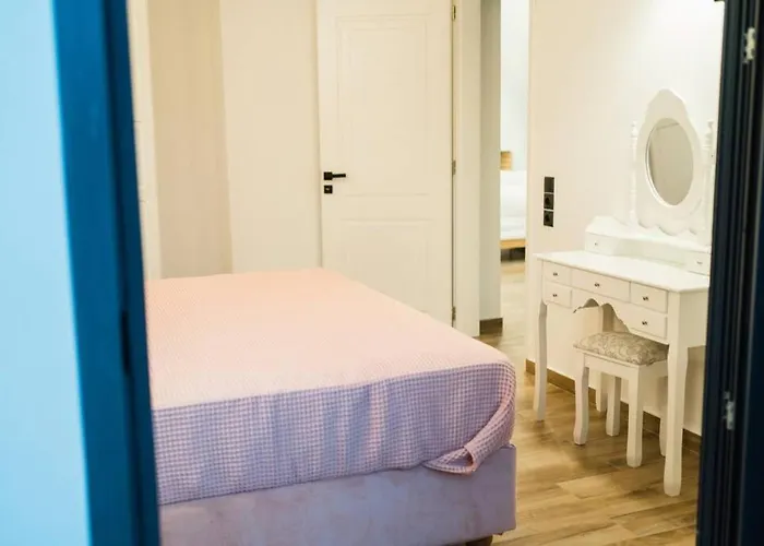 Secret Paradice-hidden Getaway-private Taktikoupoli